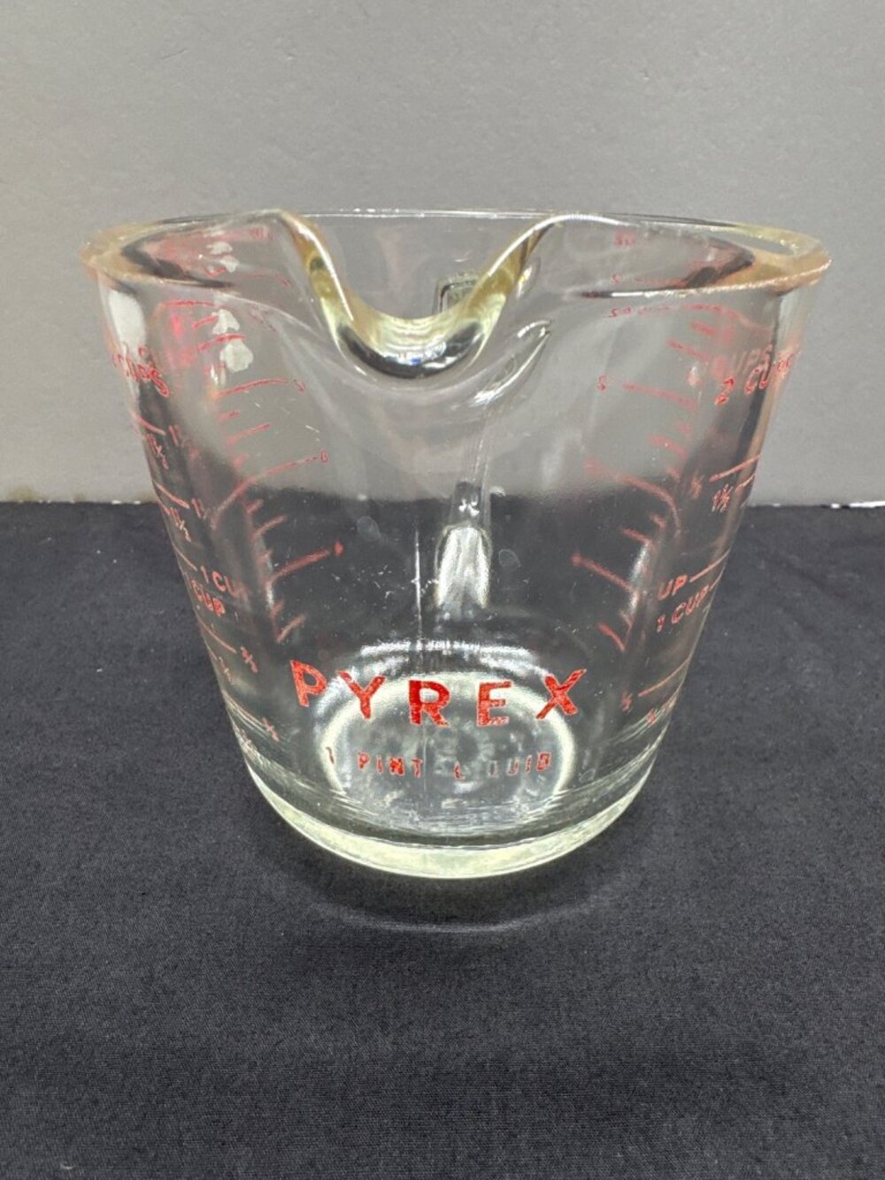 Vintage Pyrex #516 1940's Glass 2 Cup 1-Pint Measuring Cup With Red Markings